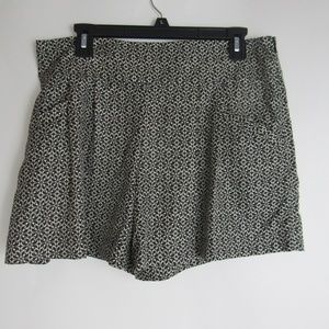 Loft Shorts, size 8